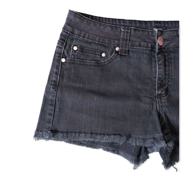 ❤️SALE! PRICE FINAL!❤️ FOREVER 21 BLACK JEAN SHORTS SIZE 29 - Picture 2 of 12
